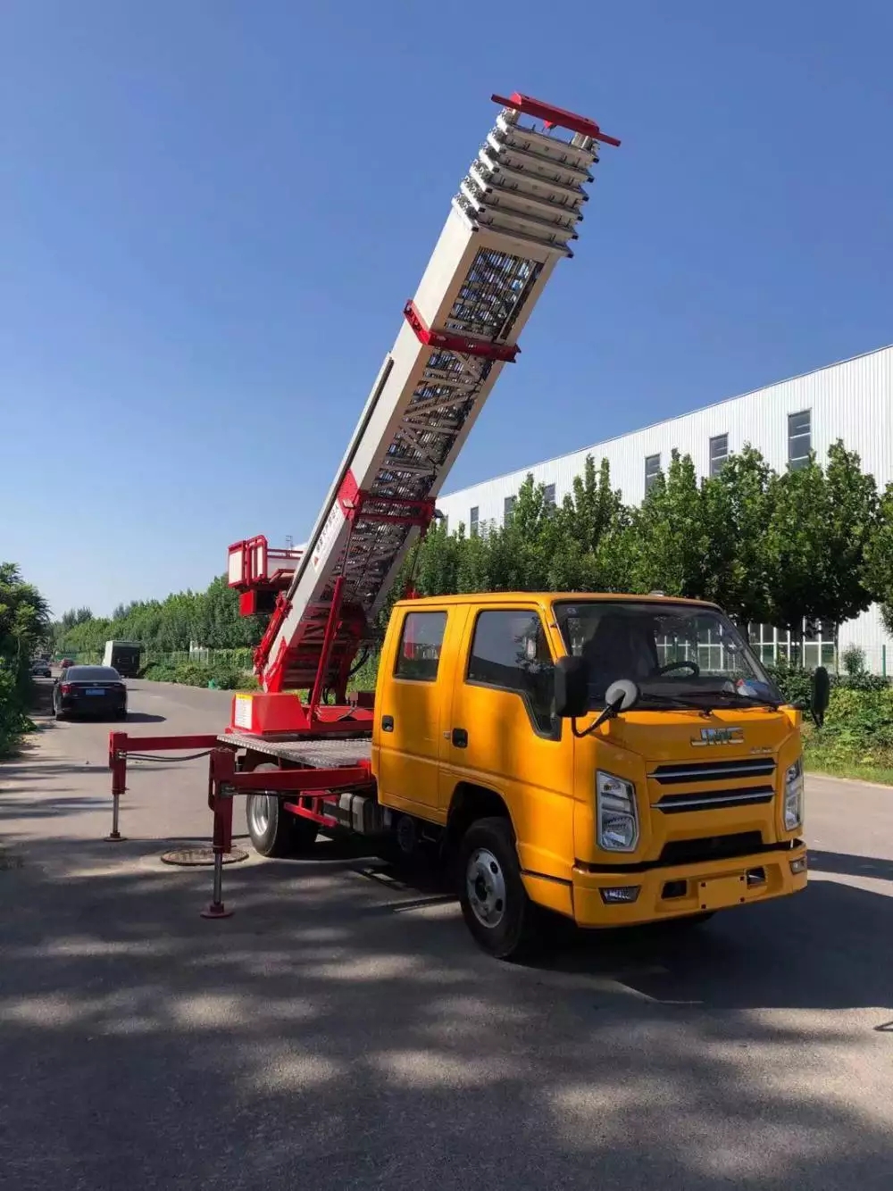 沐川附近的云梯车出租服务：轻松解决高空作业需求