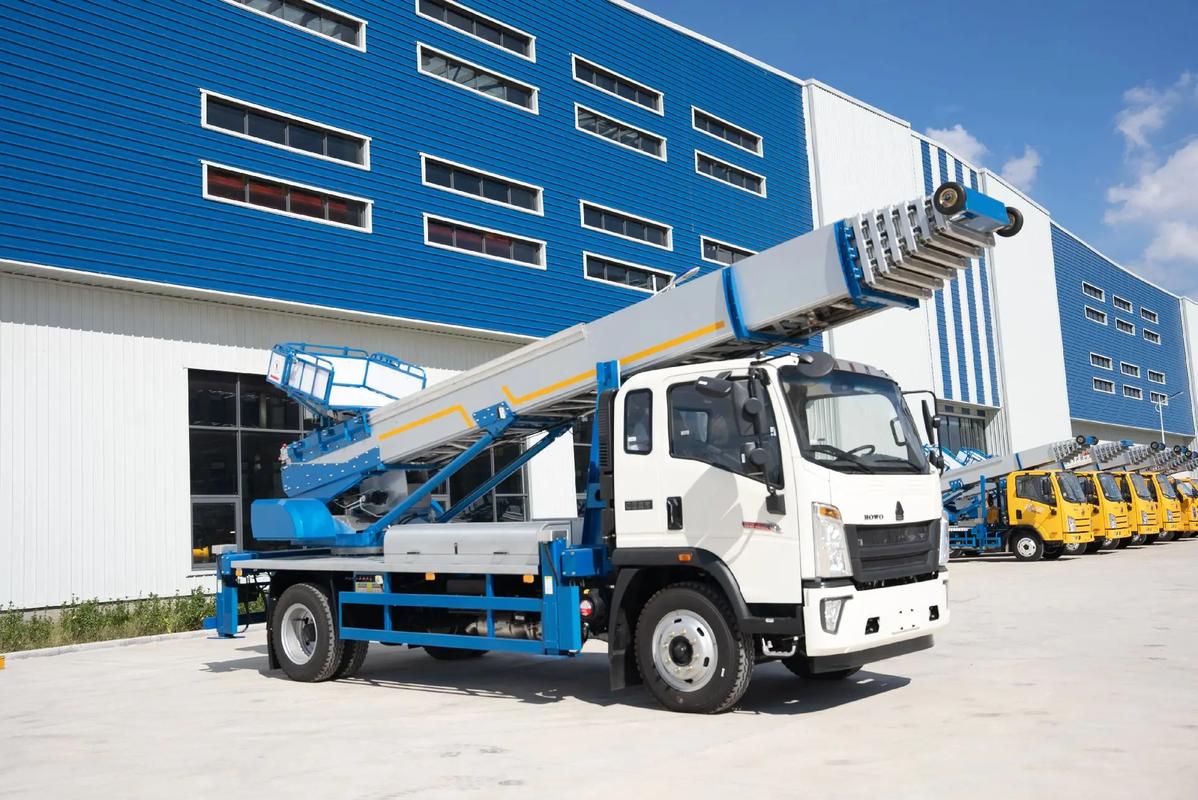 沐川出租云梯车高空作业车 建筑垃圾搬运